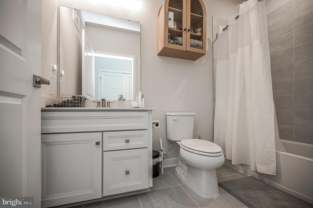 1611 POTOMAC SHORES PARKWAY Unit: 402