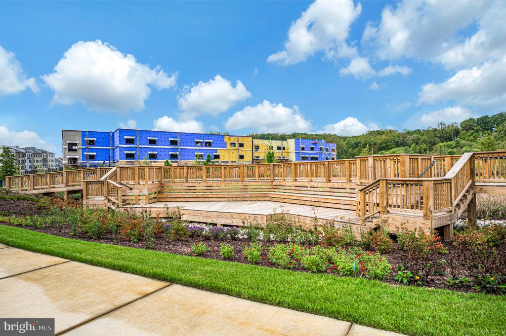 1611 POTOMAC SHORES PARKWAY Unit: 402