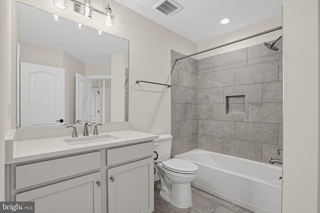 12221 PARKGATE DRIVE