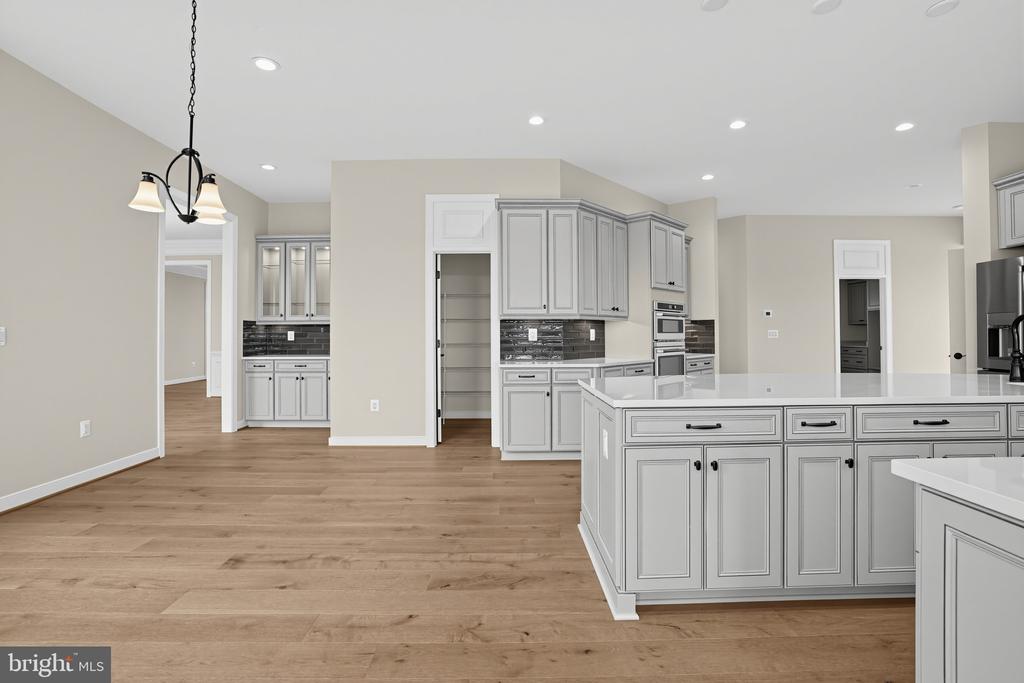 12221 PARKGATE DRIVE