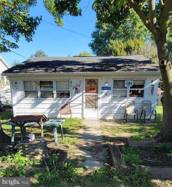 16853 E. Prospect Ave