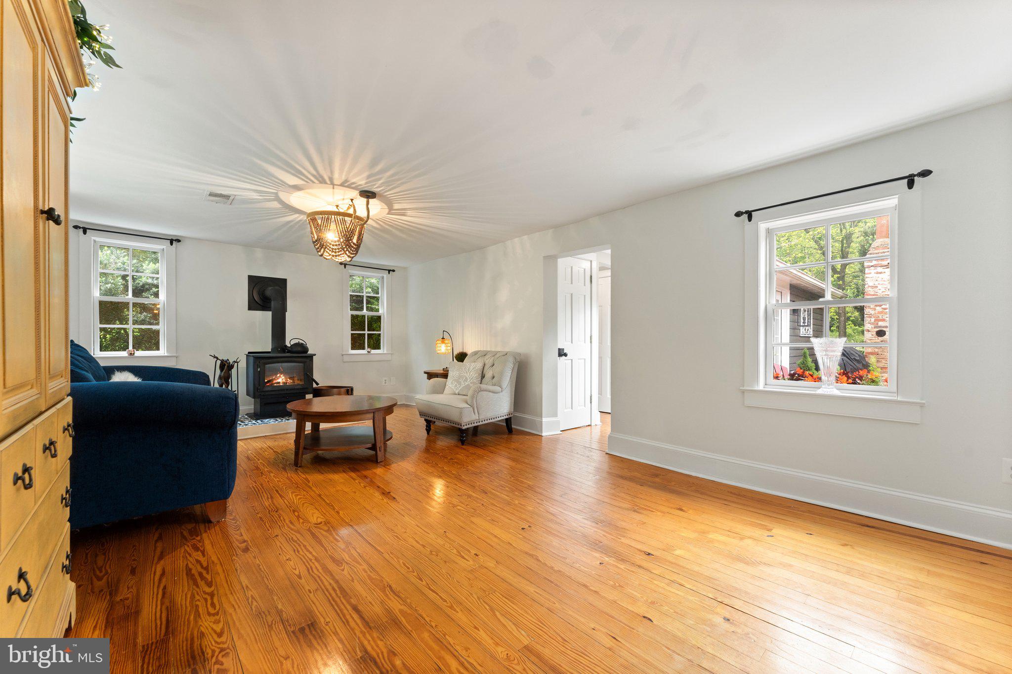 560 RICHMOND ROAD