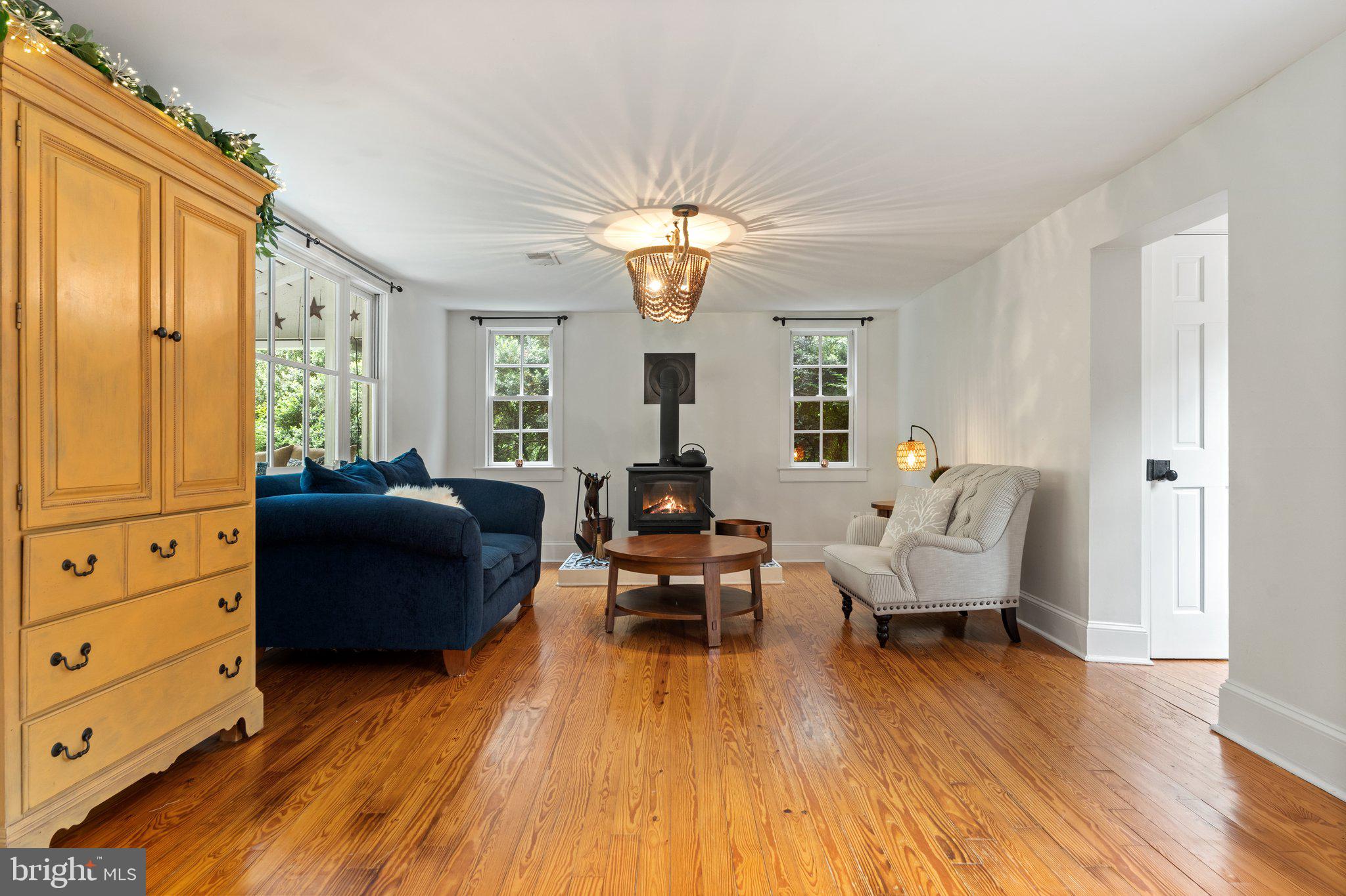 560 RICHMOND ROAD