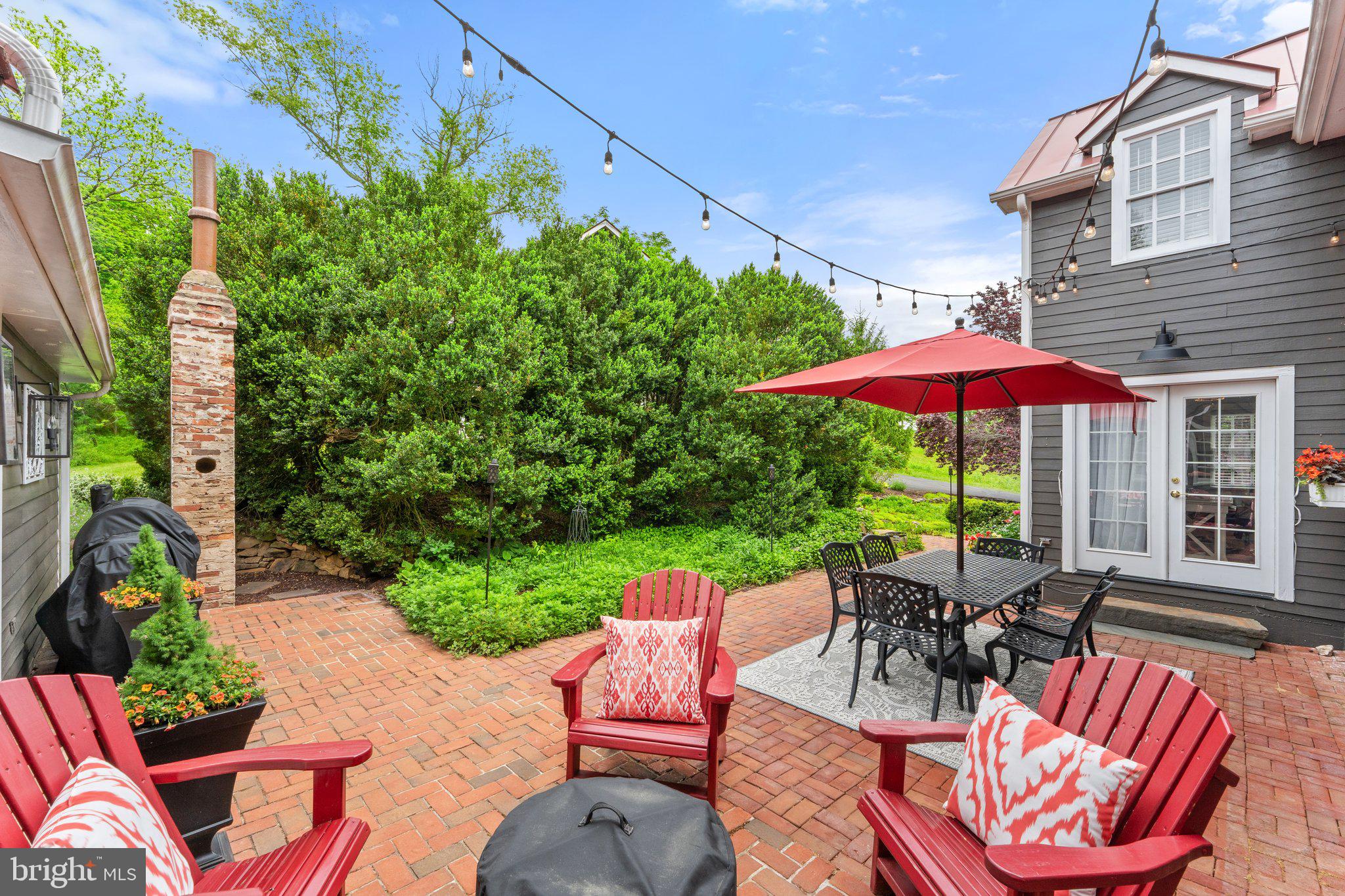 560 RICHMOND ROAD