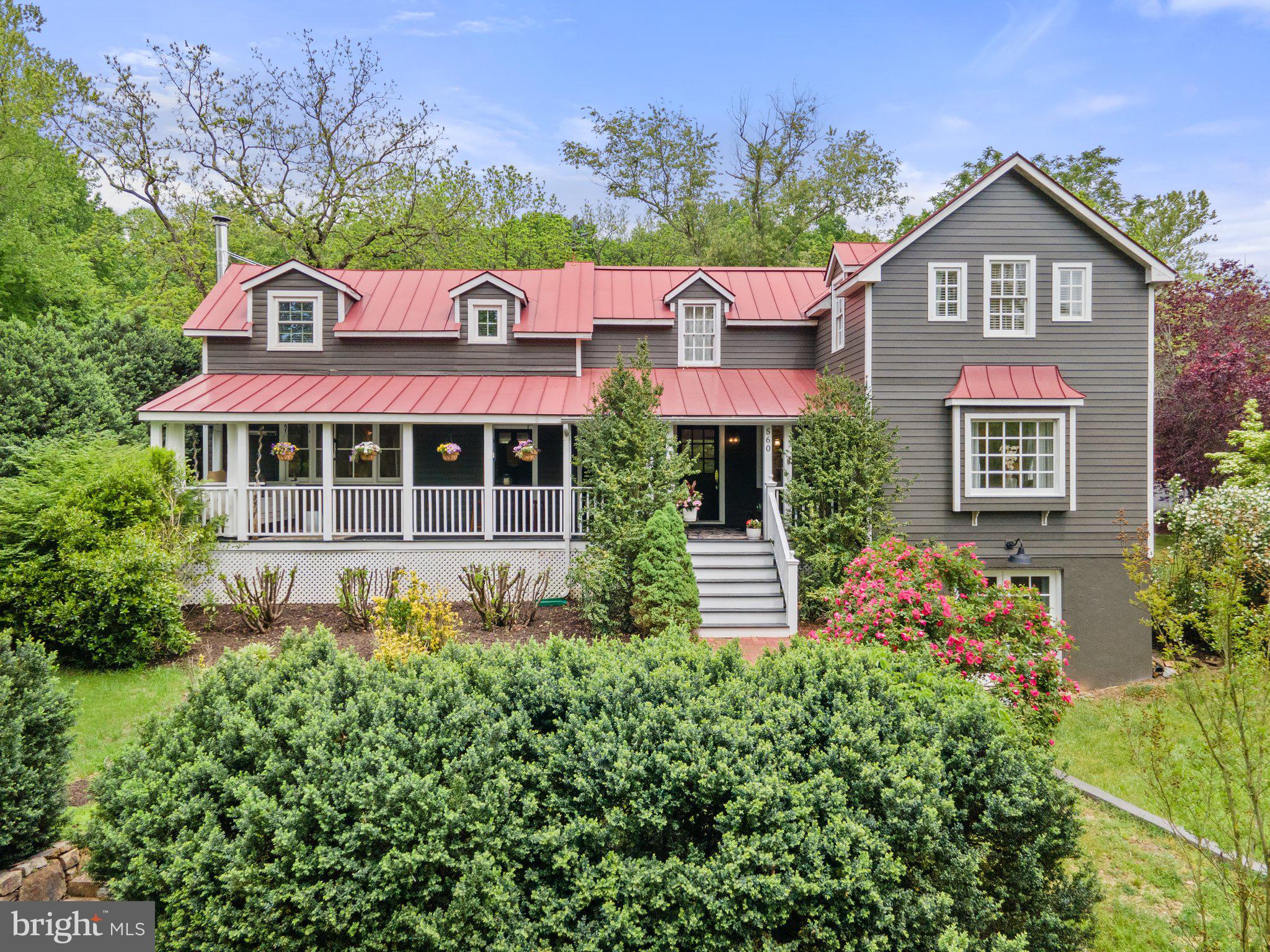 560 RICHMOND ROAD