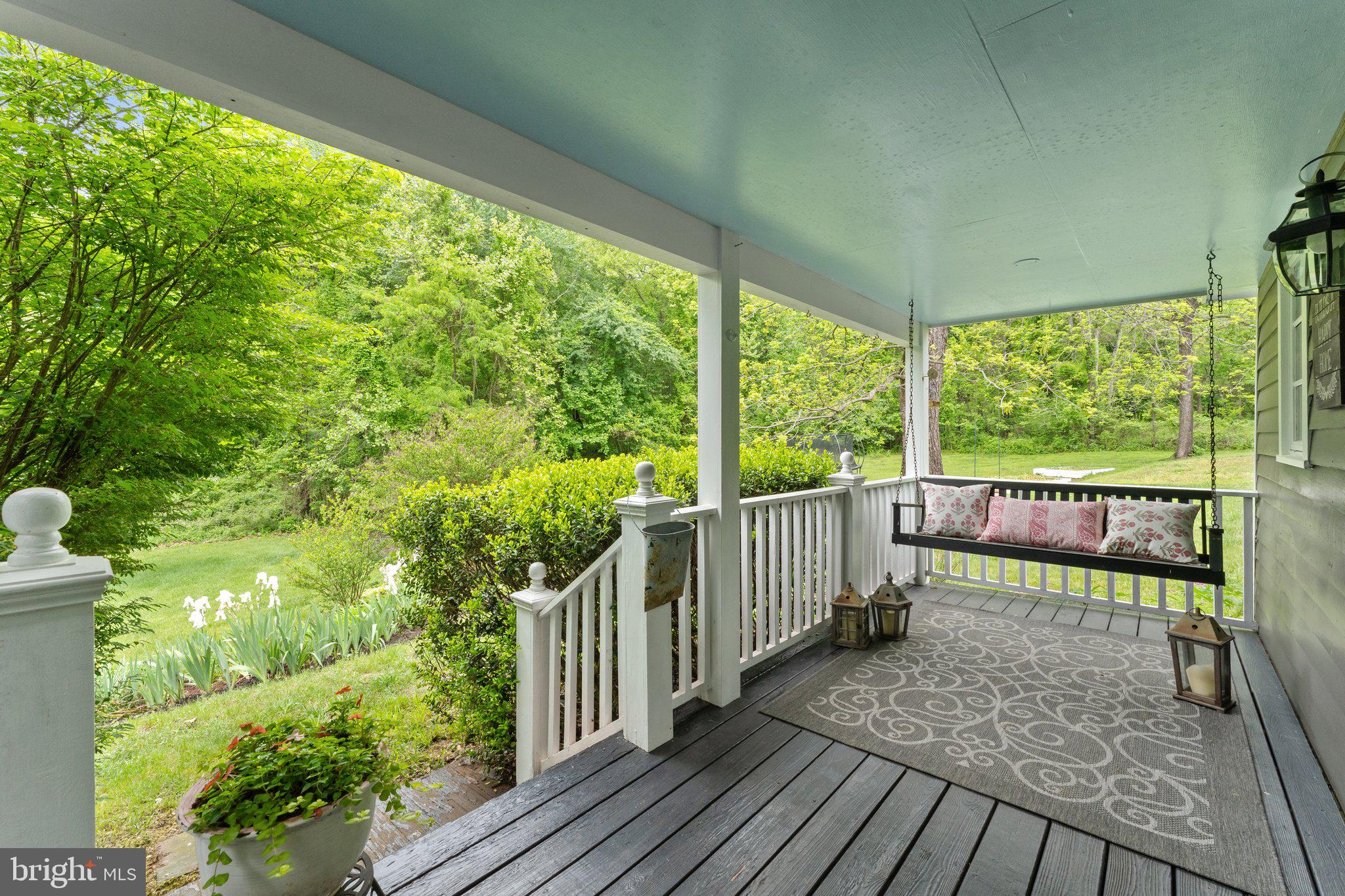 560 RICHMOND ROAD