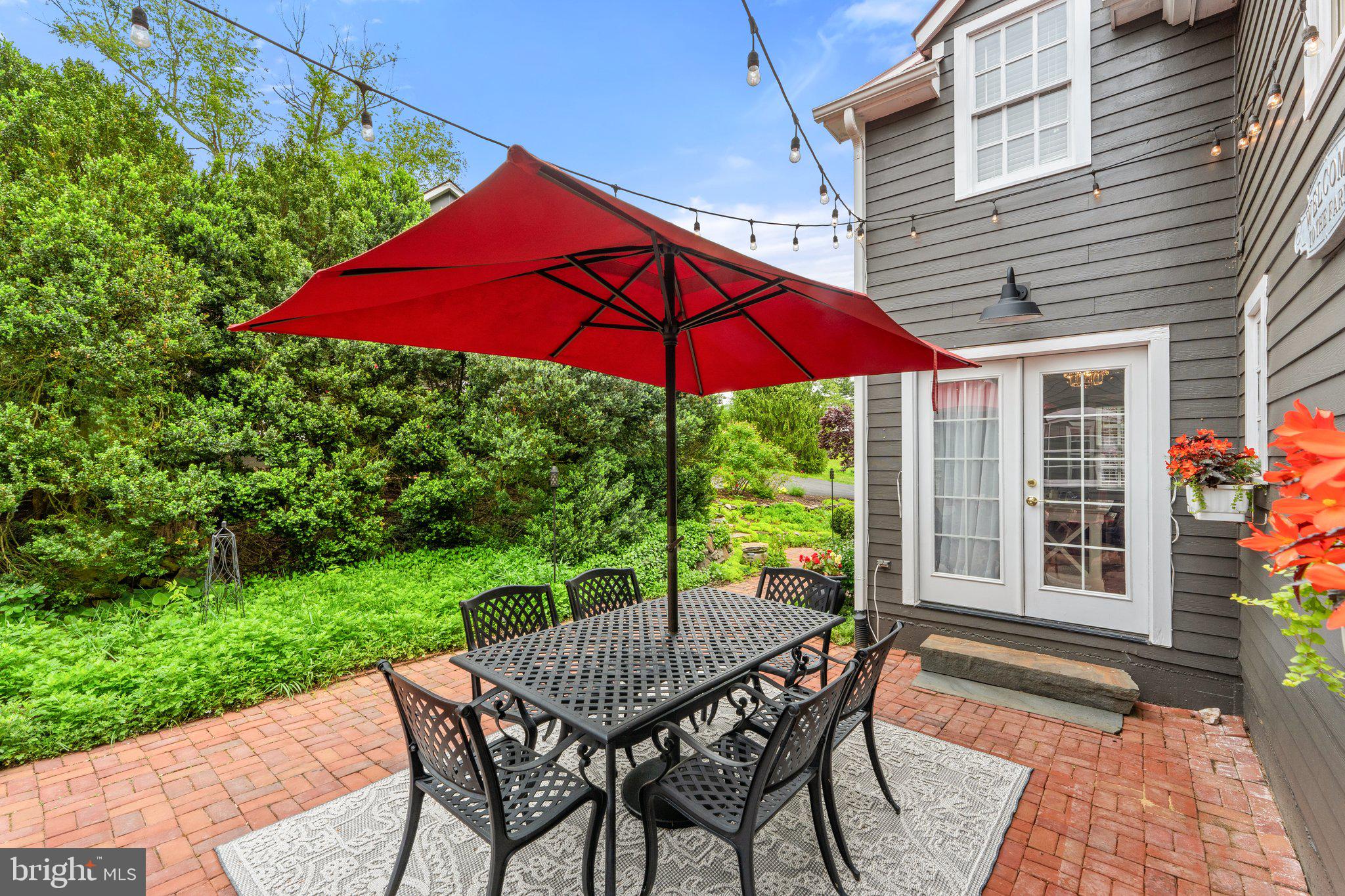 560 RICHMOND ROAD