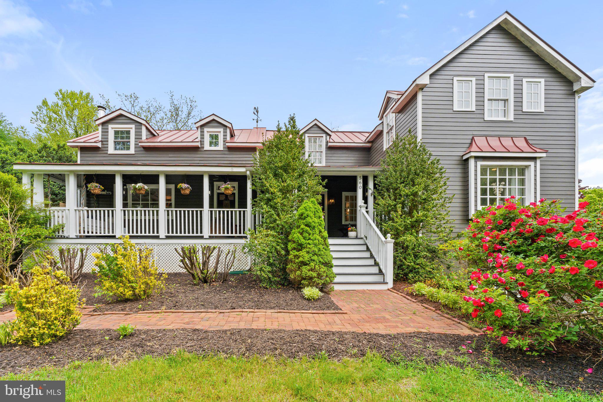 560 RICHMOND ROAD