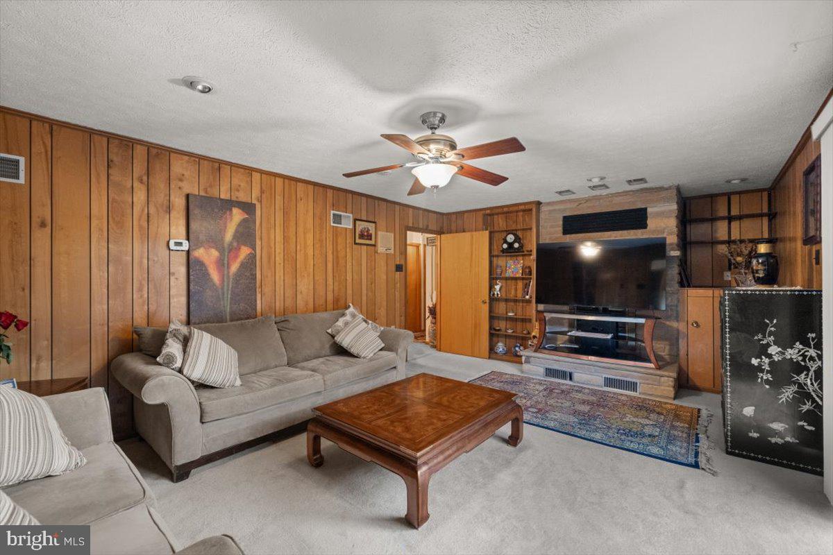 173 High View Dr