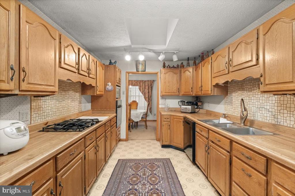 173 High View Dr