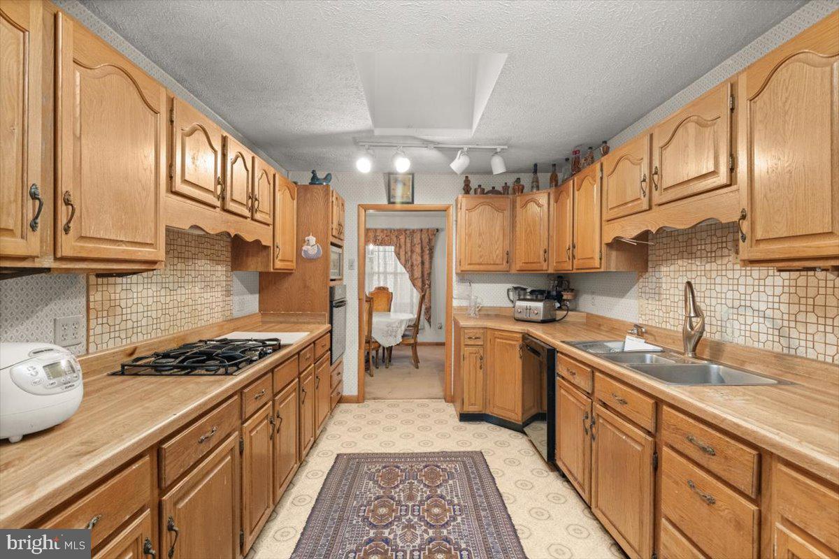 173 High View Dr