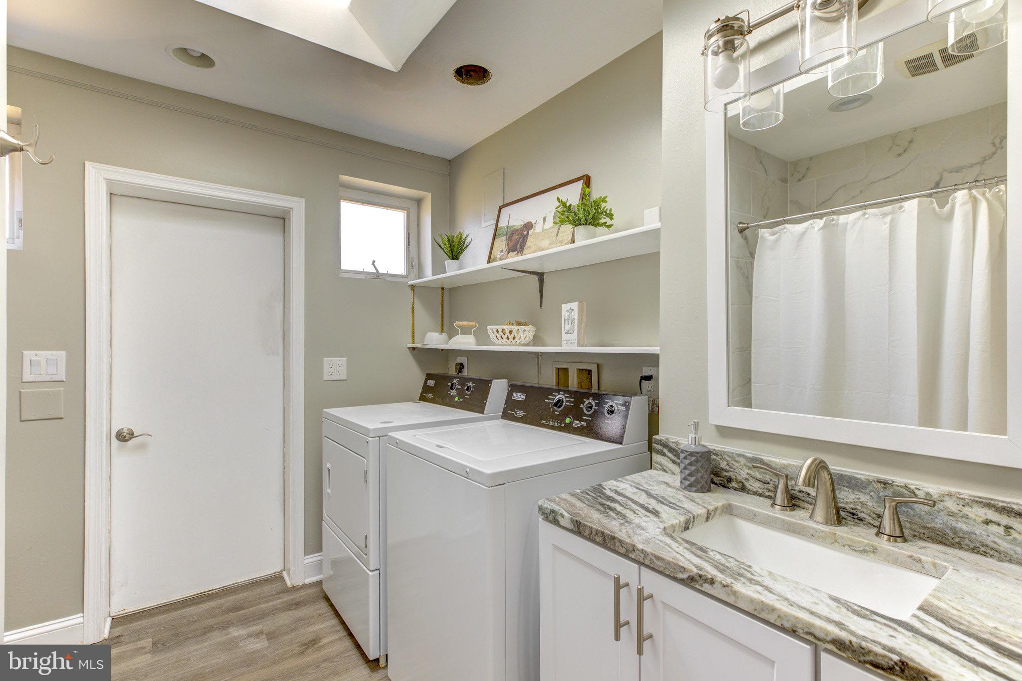 1565 Seven Fountains