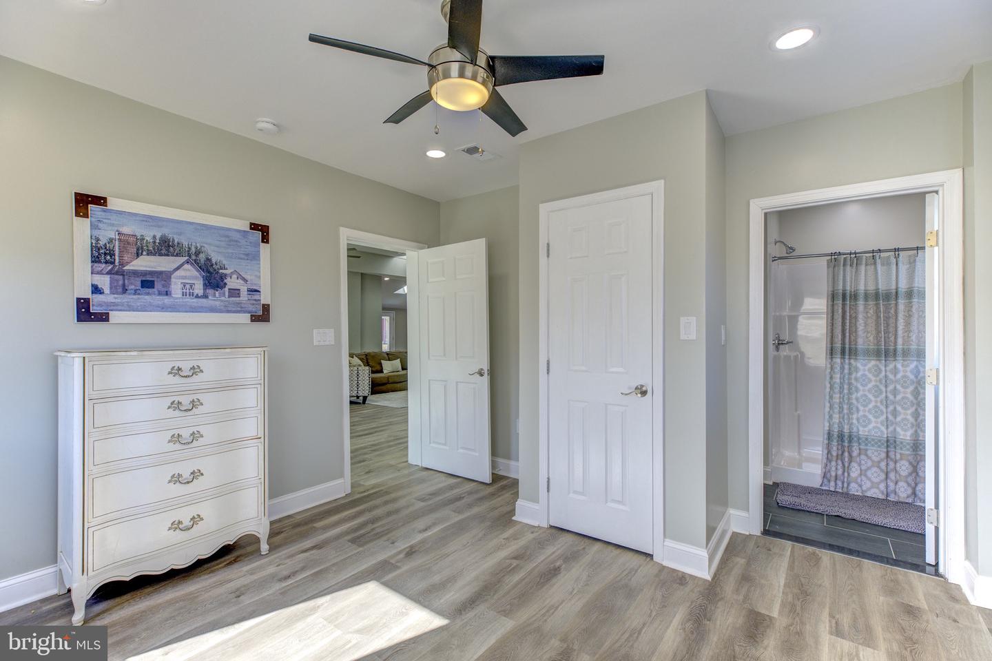 1565 Seven Fountains