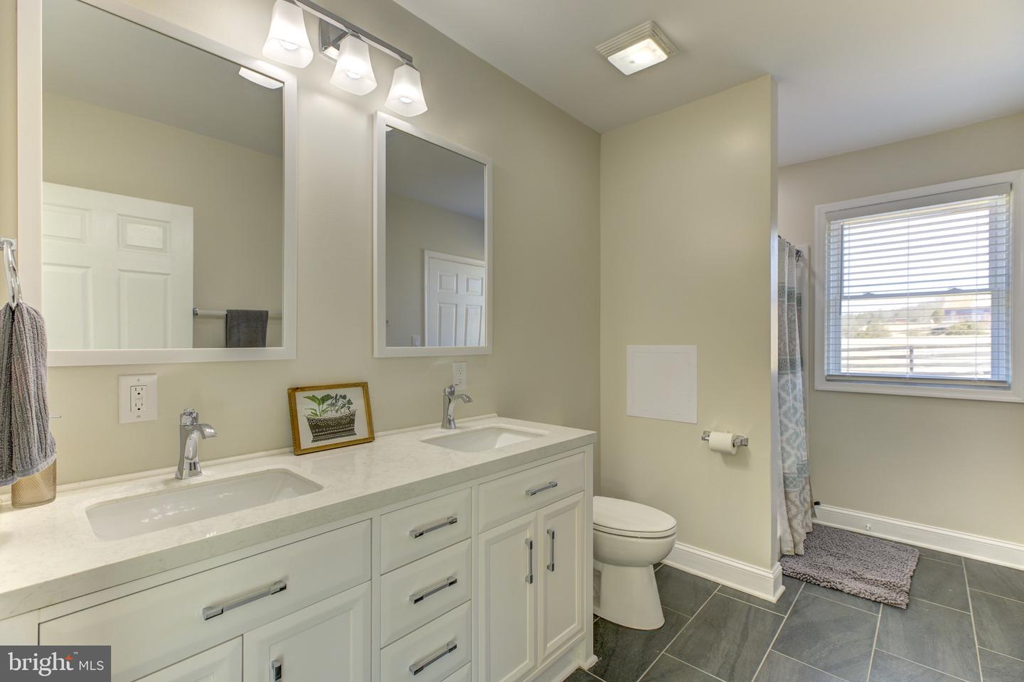 1565 Seven Fountains