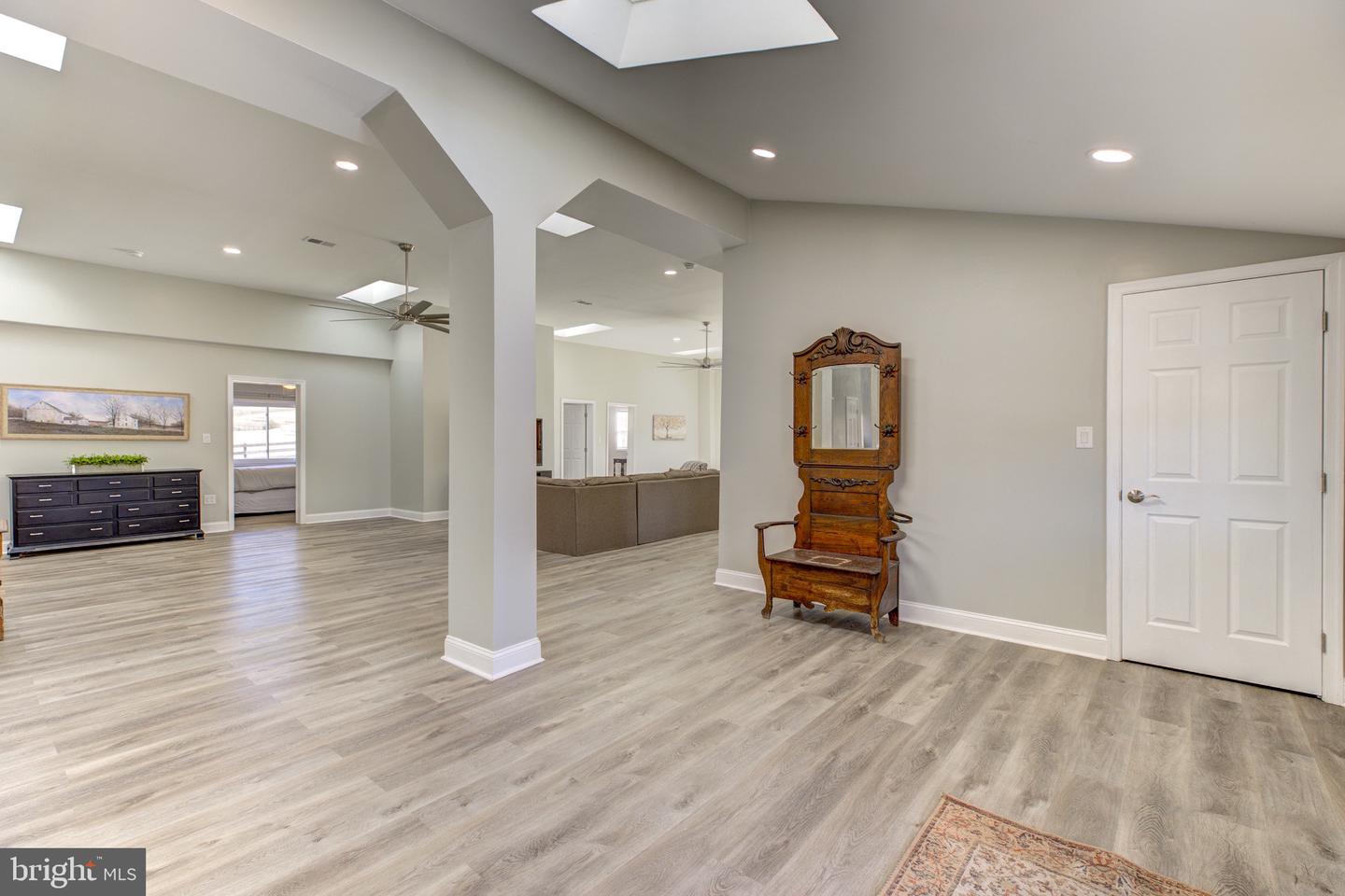 1565 Seven Fountains