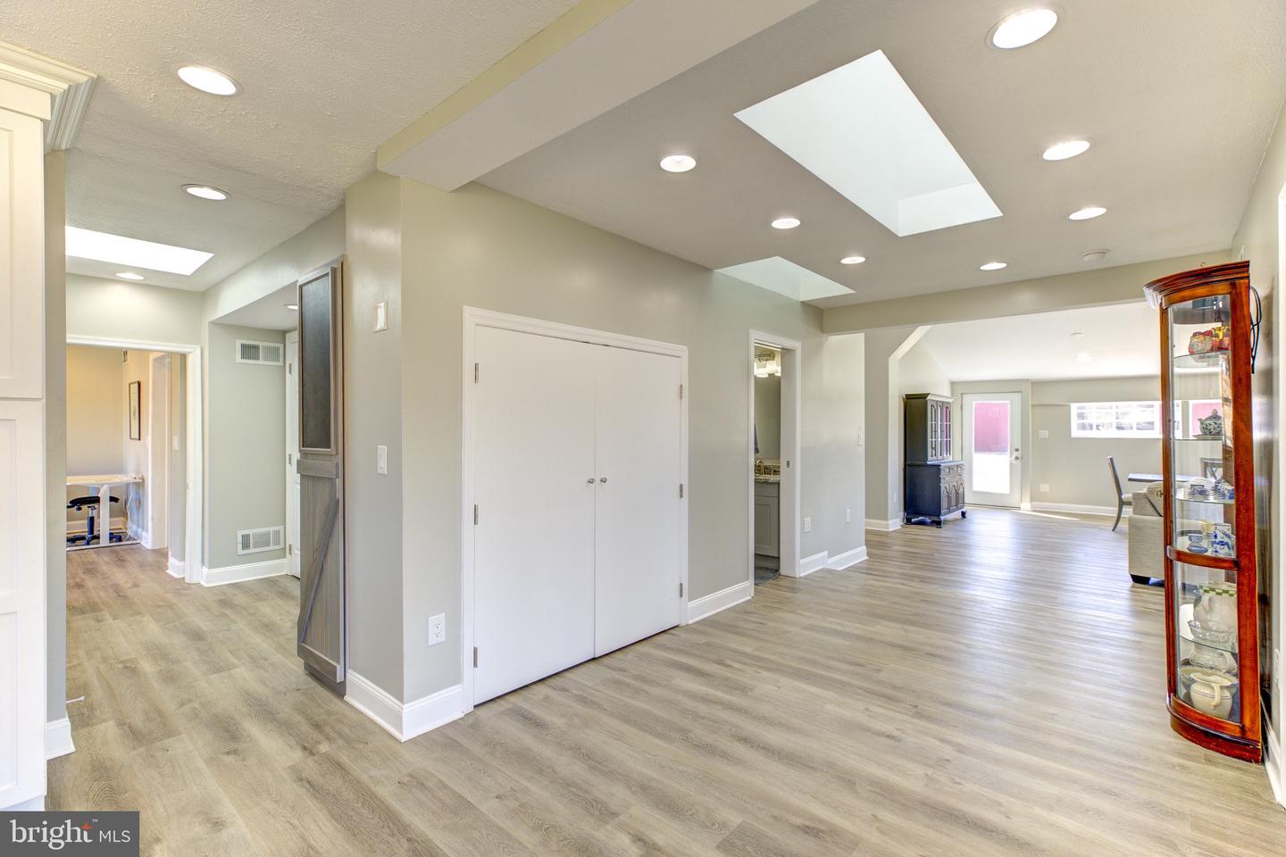 1565 Seven Fountains