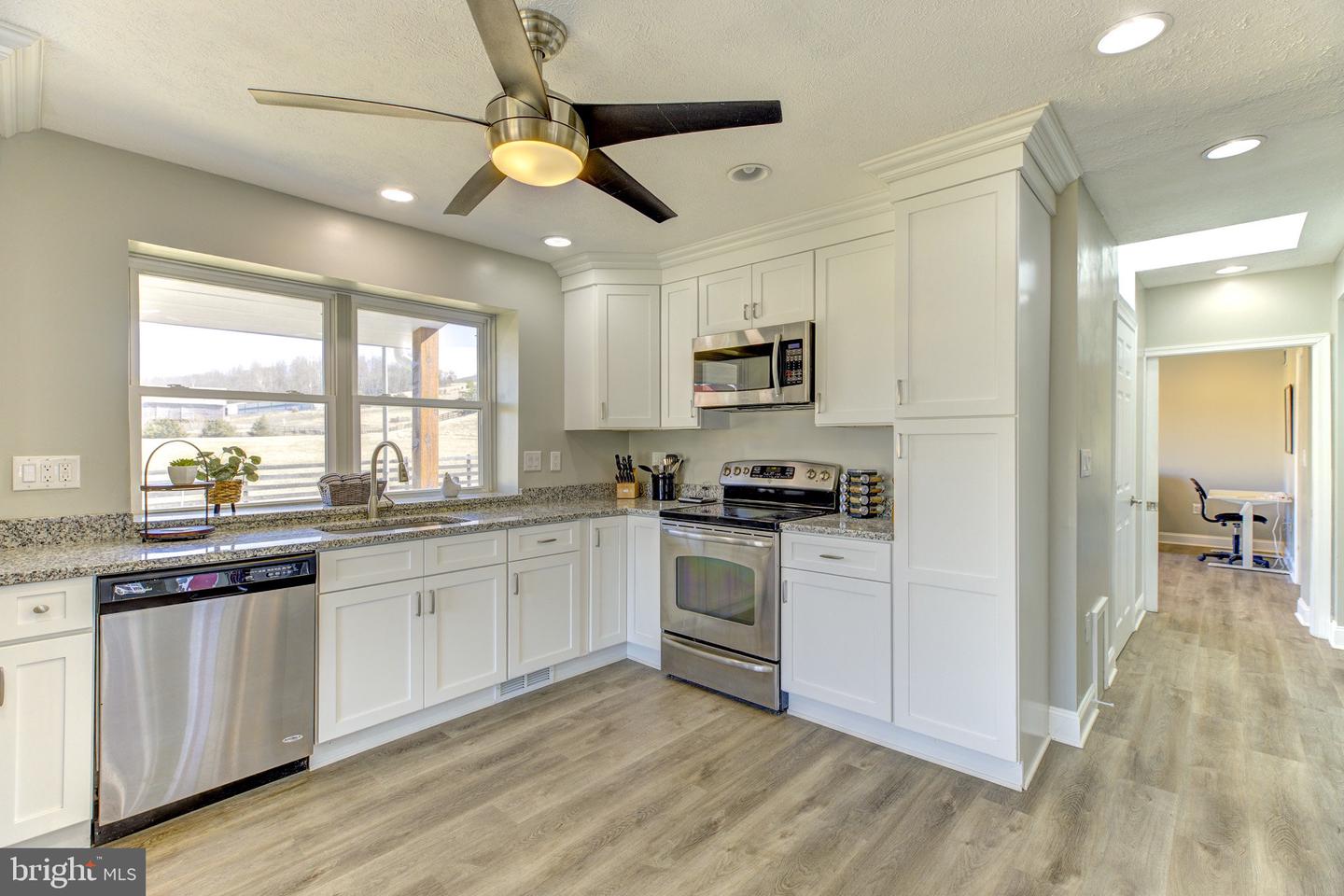 1565 Seven Fountains