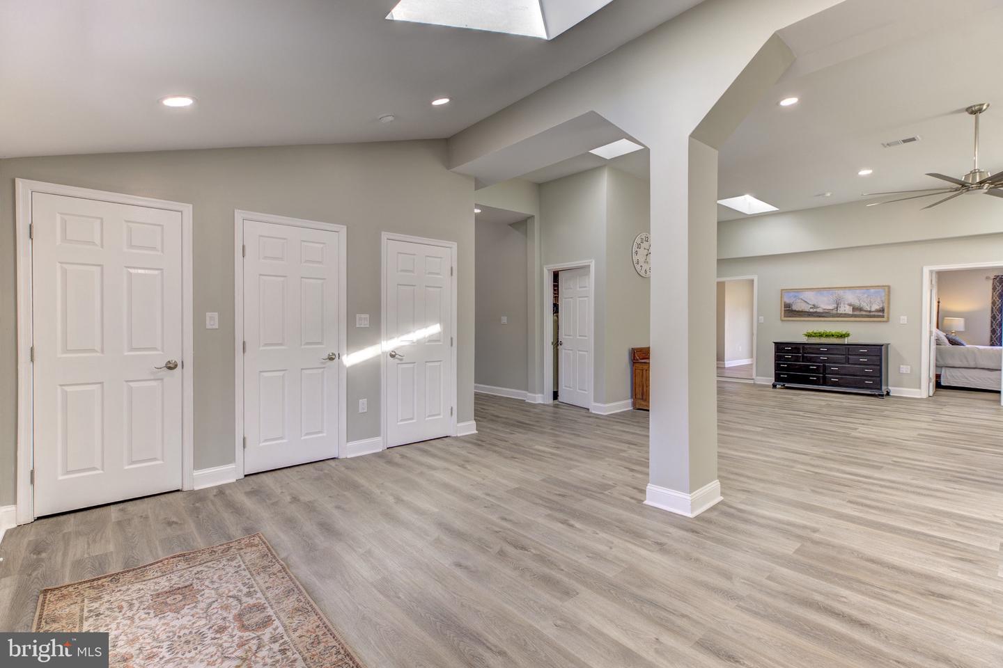 1565 Seven Fountains