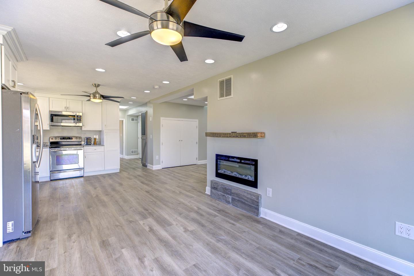 1565 Seven Fountains