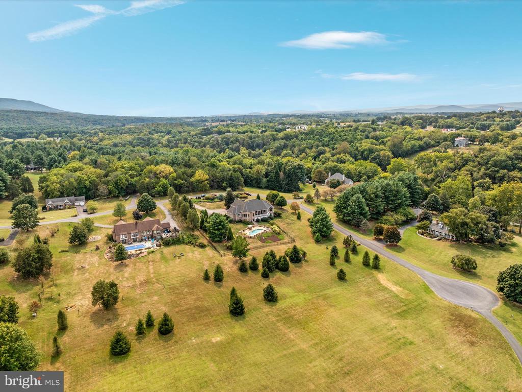 398 CLIFFSIDE DRIVE
