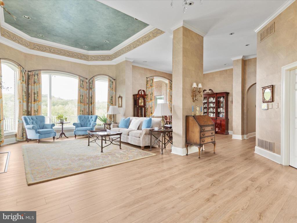 398 CLIFFSIDE DRIVE