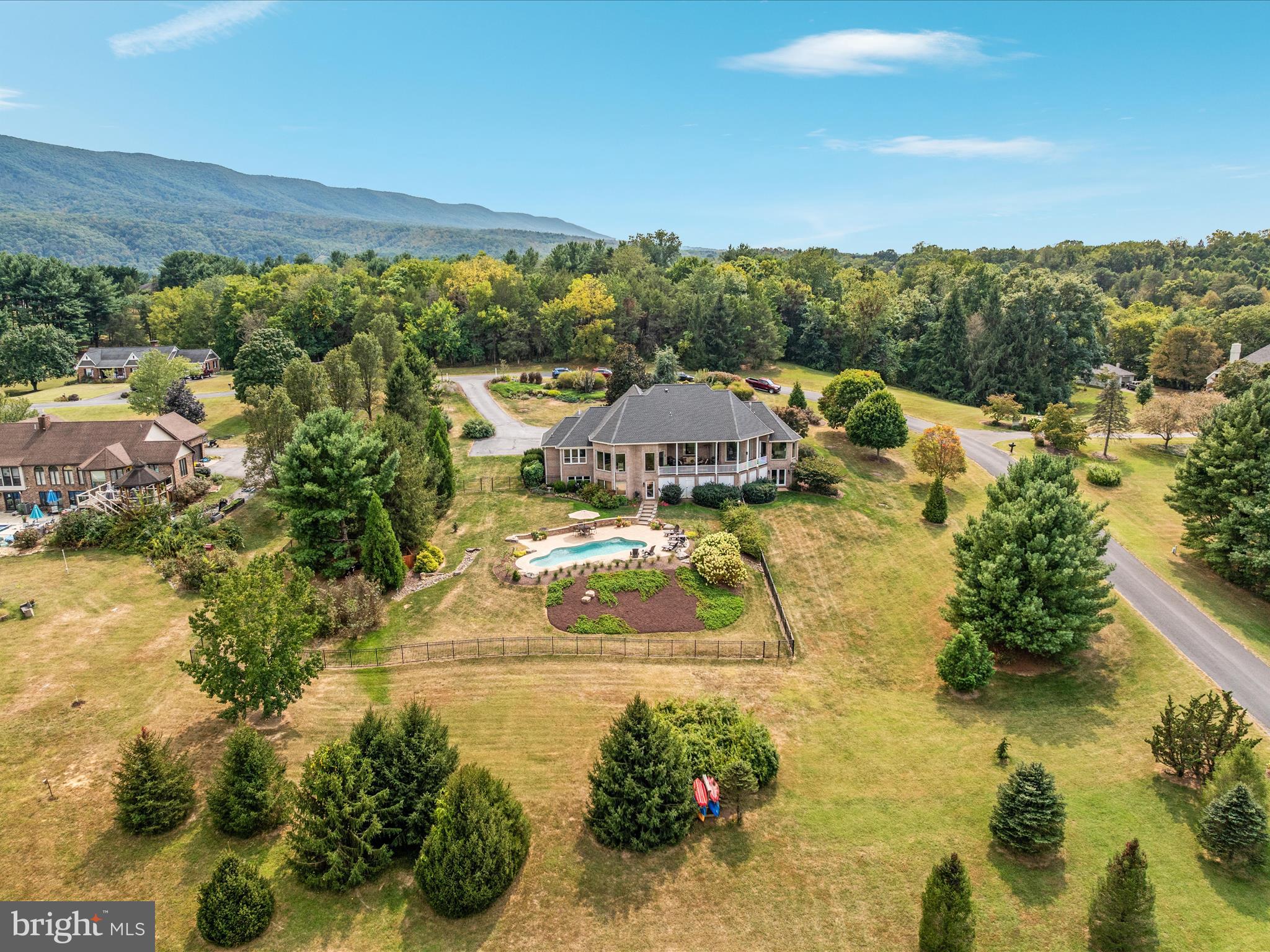 398 CLIFFSIDE DRIVE
