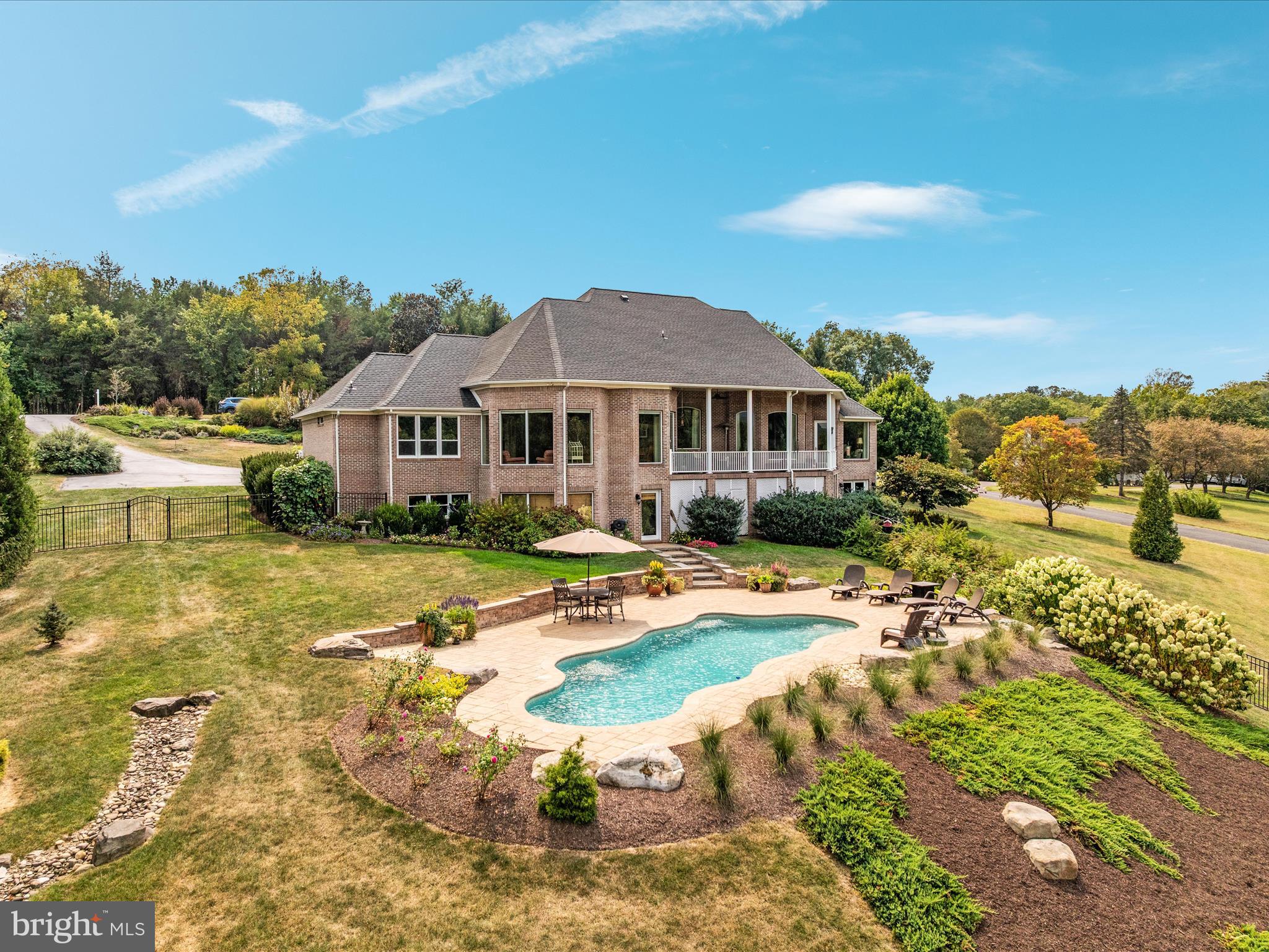 398 CLIFFSIDE DRIVE