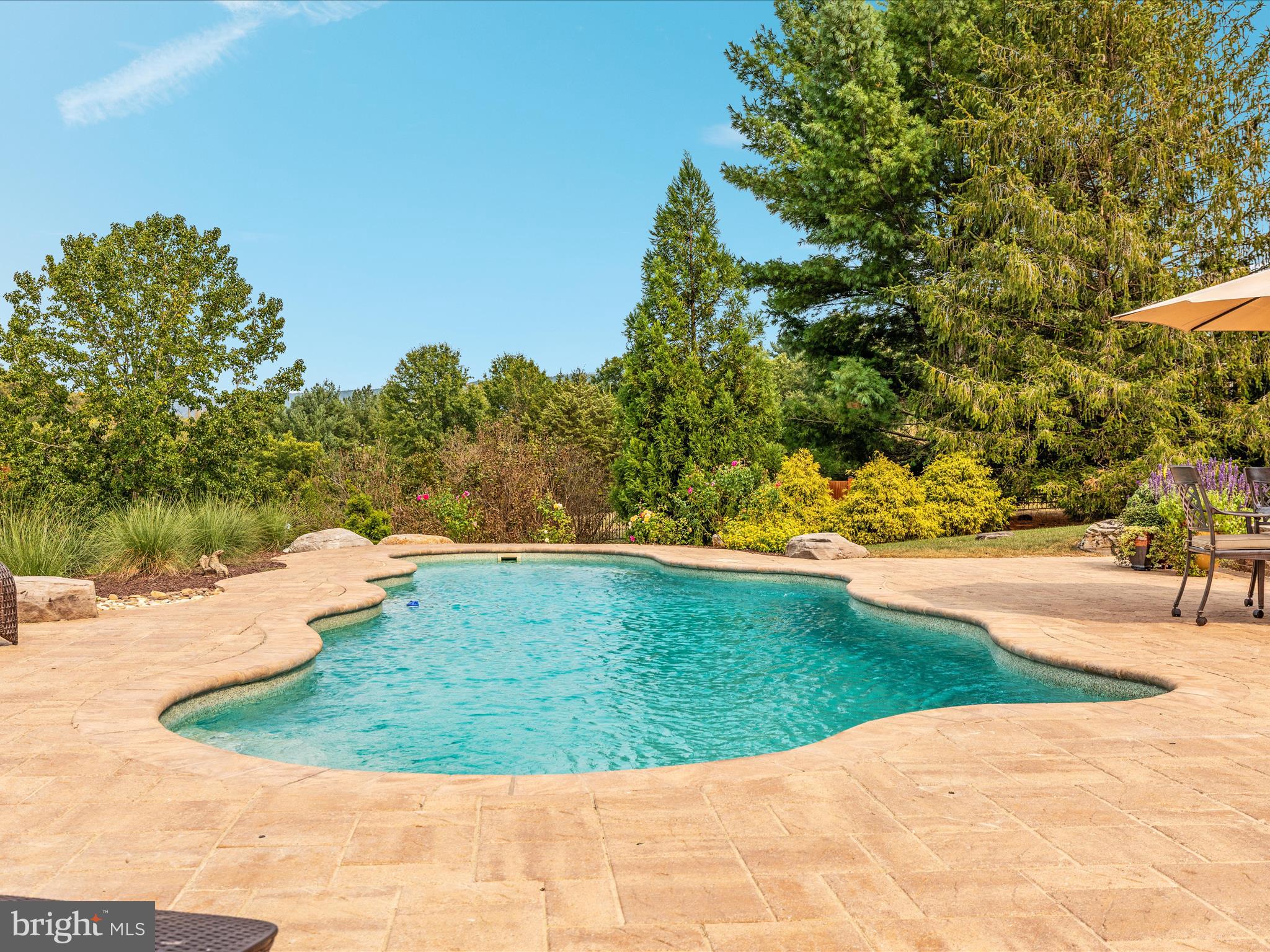 398 CLIFFSIDE DRIVE