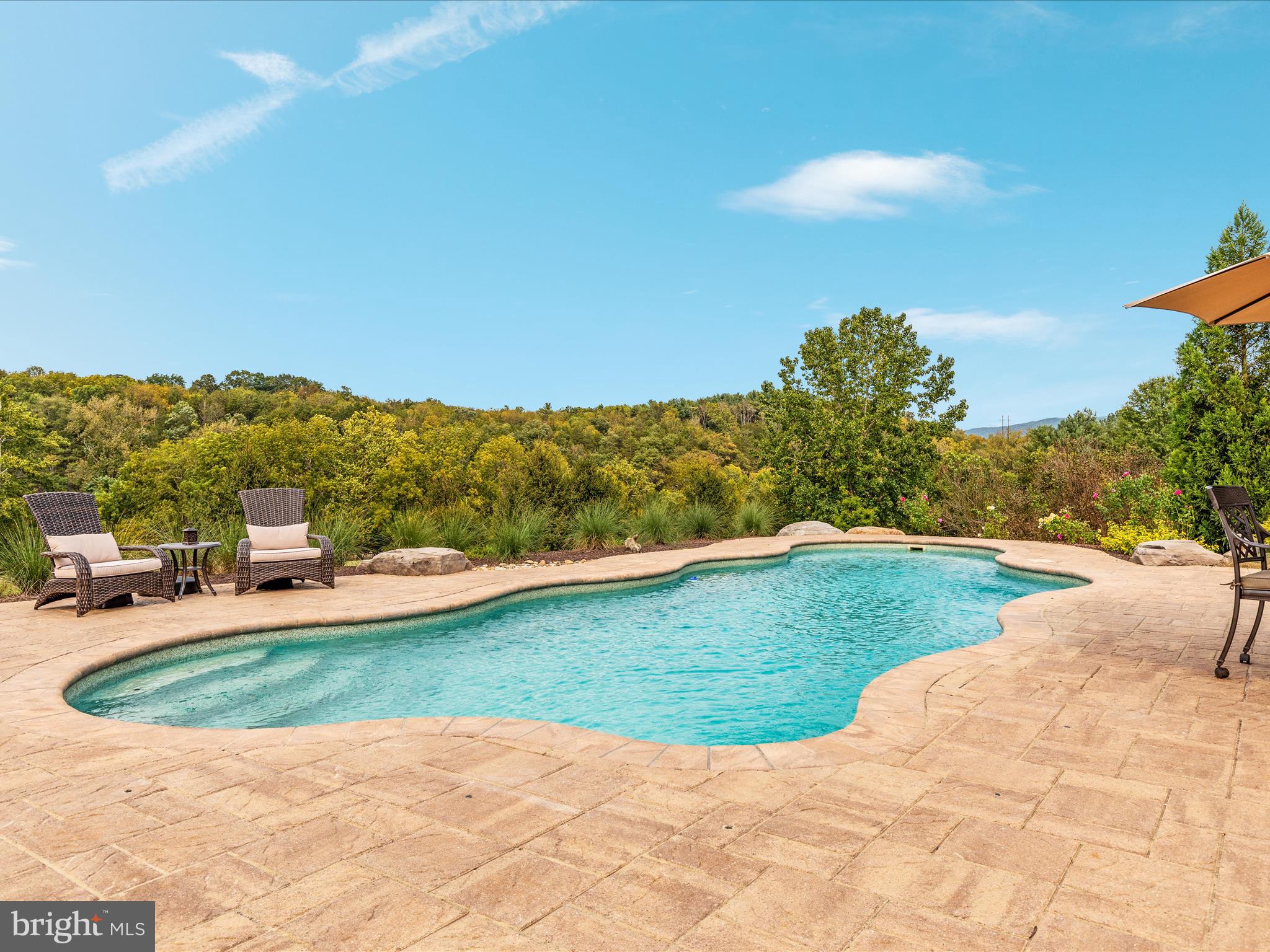 398 CLIFFSIDE DRIVE