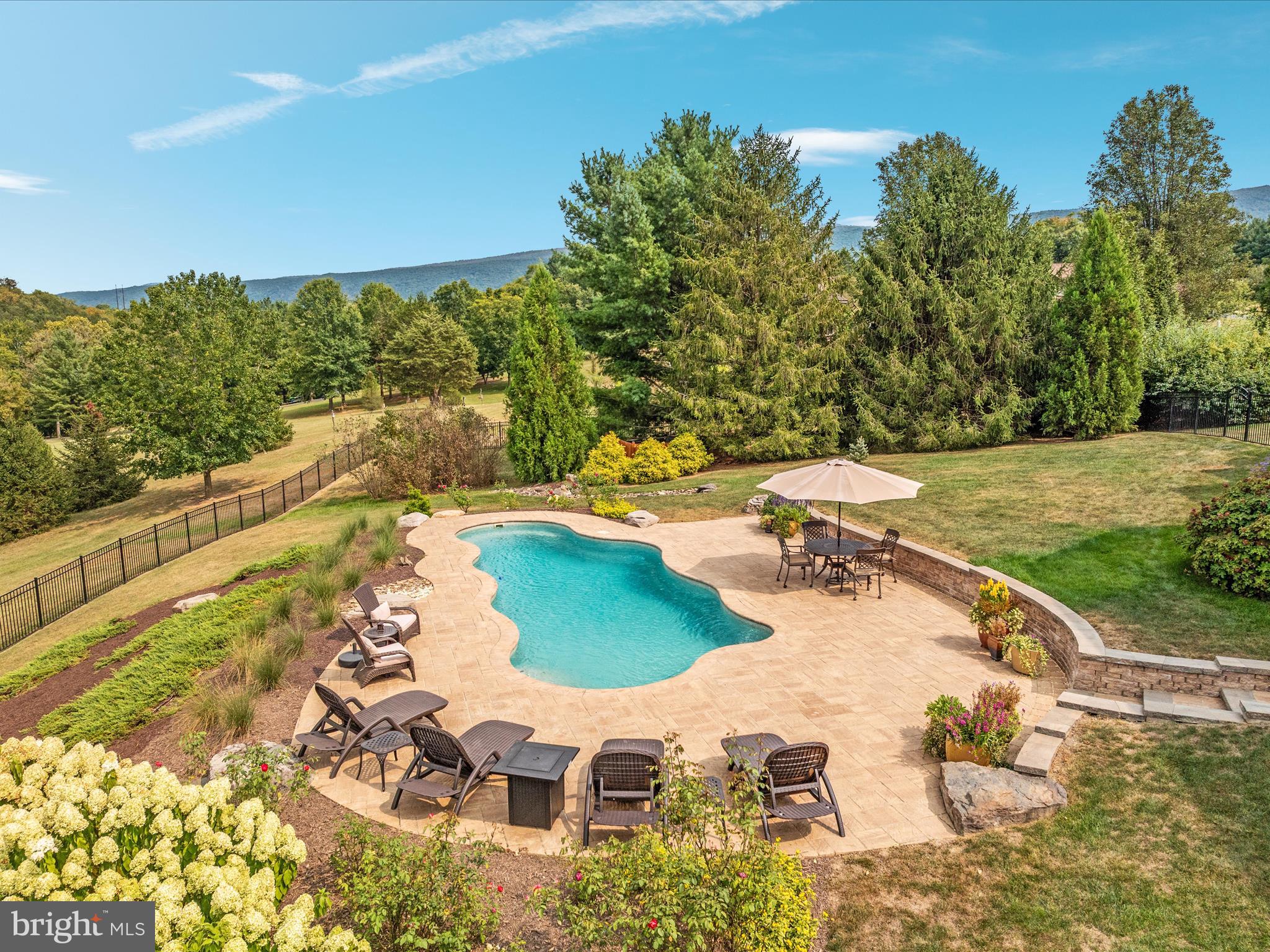 398 CLIFFSIDE DRIVE