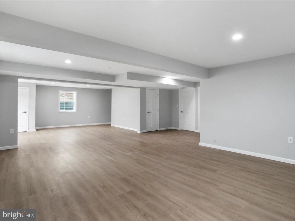 602 W SPRING STREET