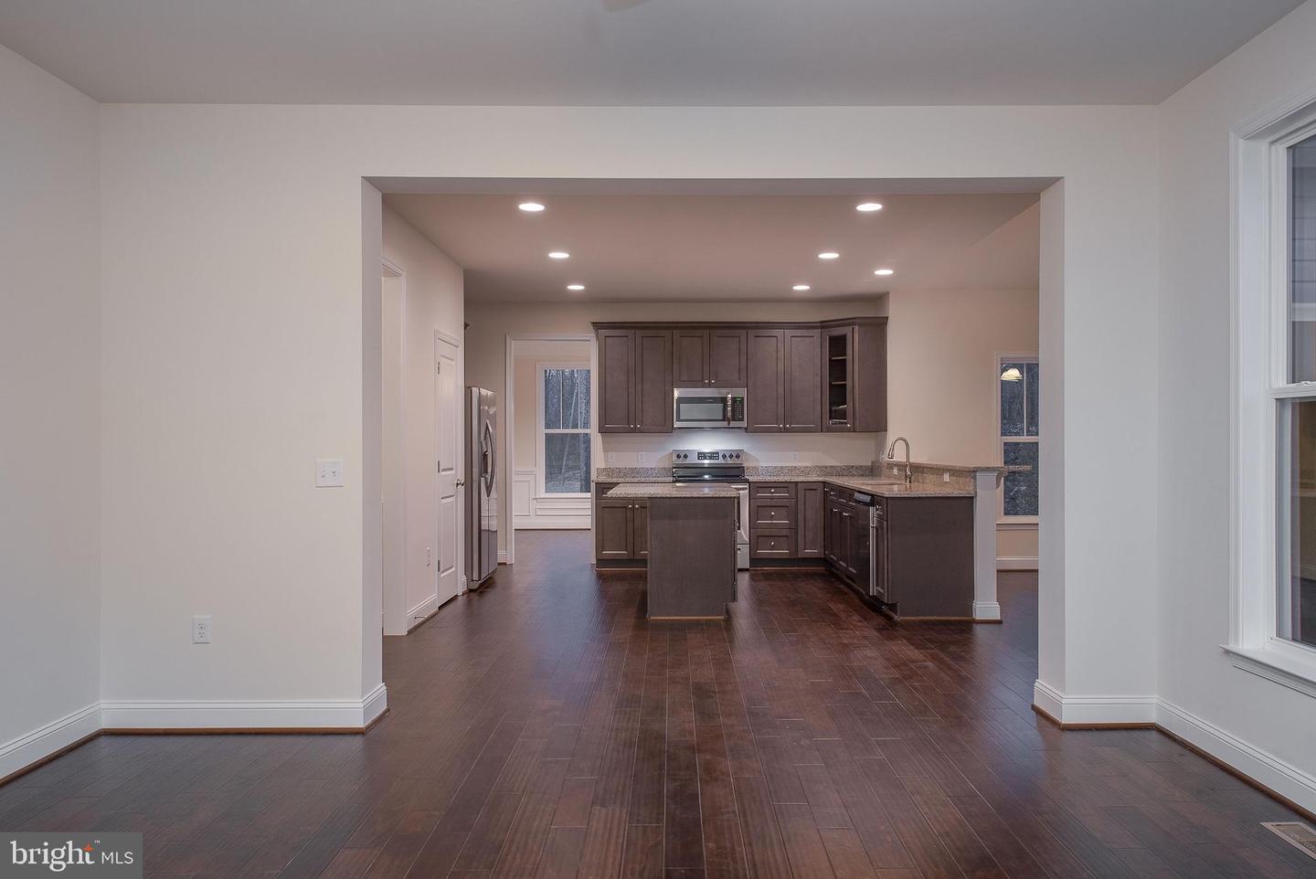 9105 Royal COURT