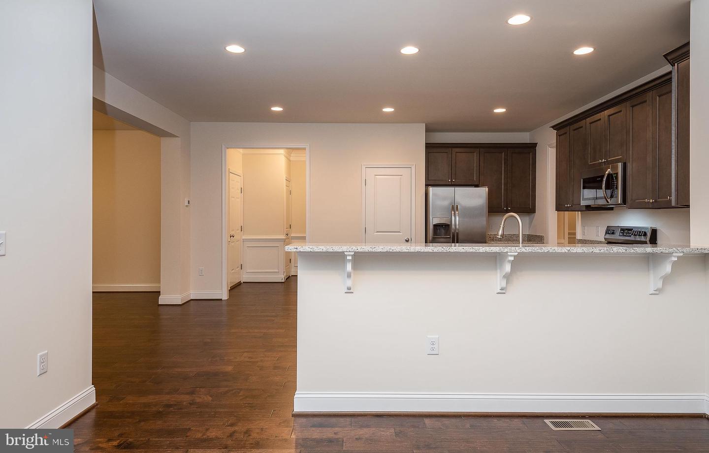 9105 Royal COURT