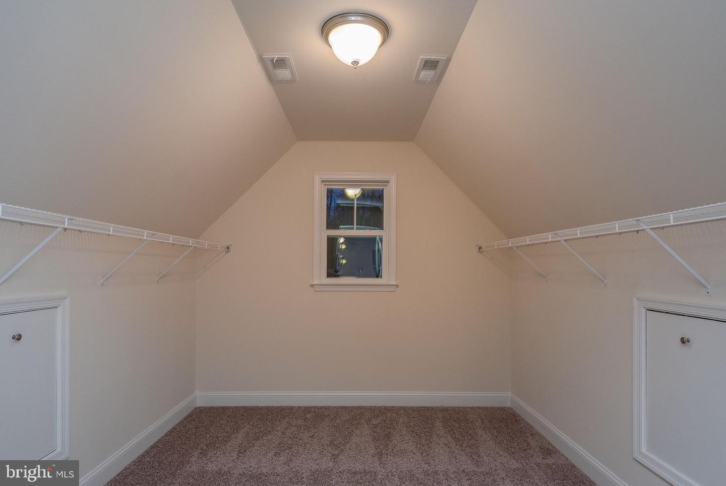 9105 Royal COURT