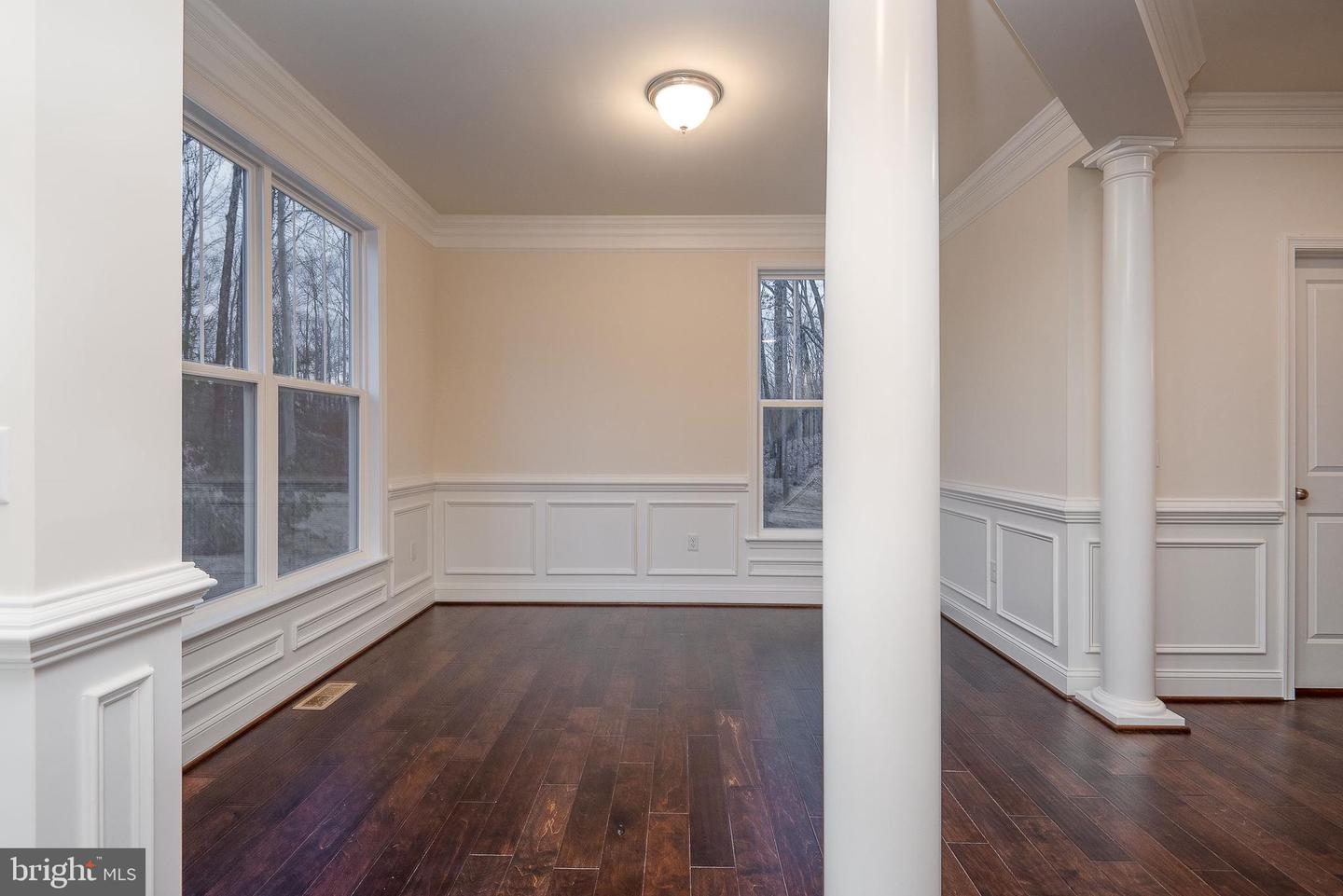 9105 Royal COURT