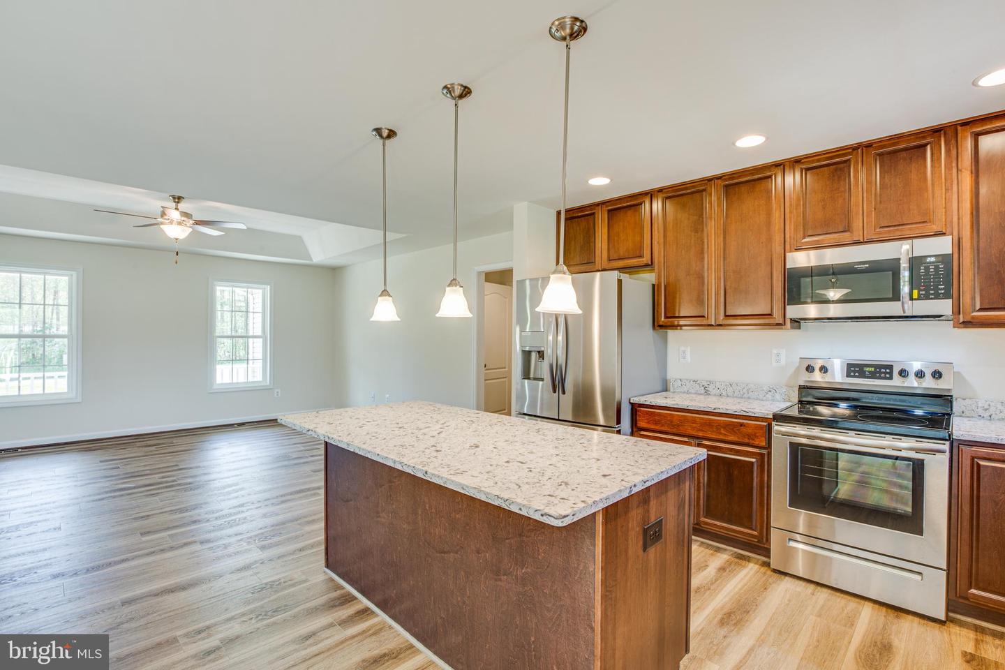 7825 Locklear Landing DRIVE