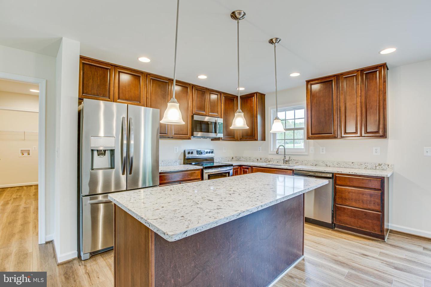 7825 Locklear Landing DRIVE