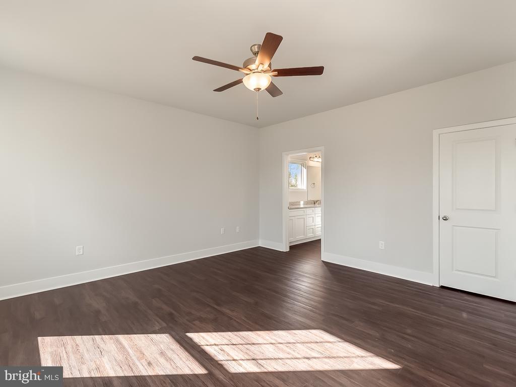 8902 Avon DRIVE