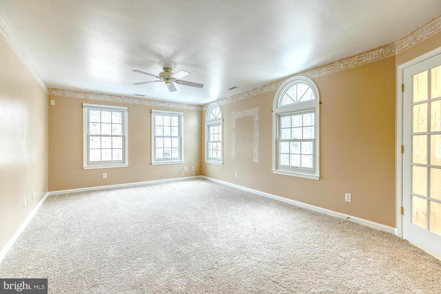 8100 Davmar LANE