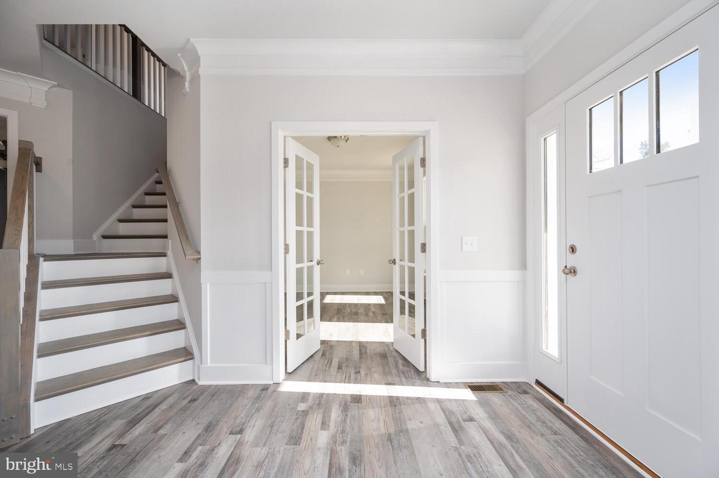 9101 Royal COURT