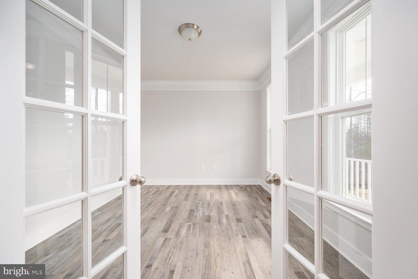 9101 Royal COURT