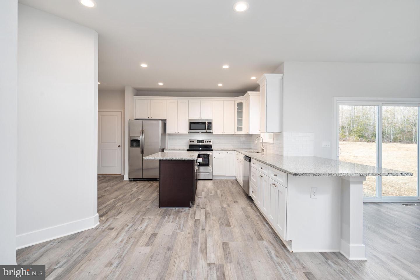 9101 Royal COURT