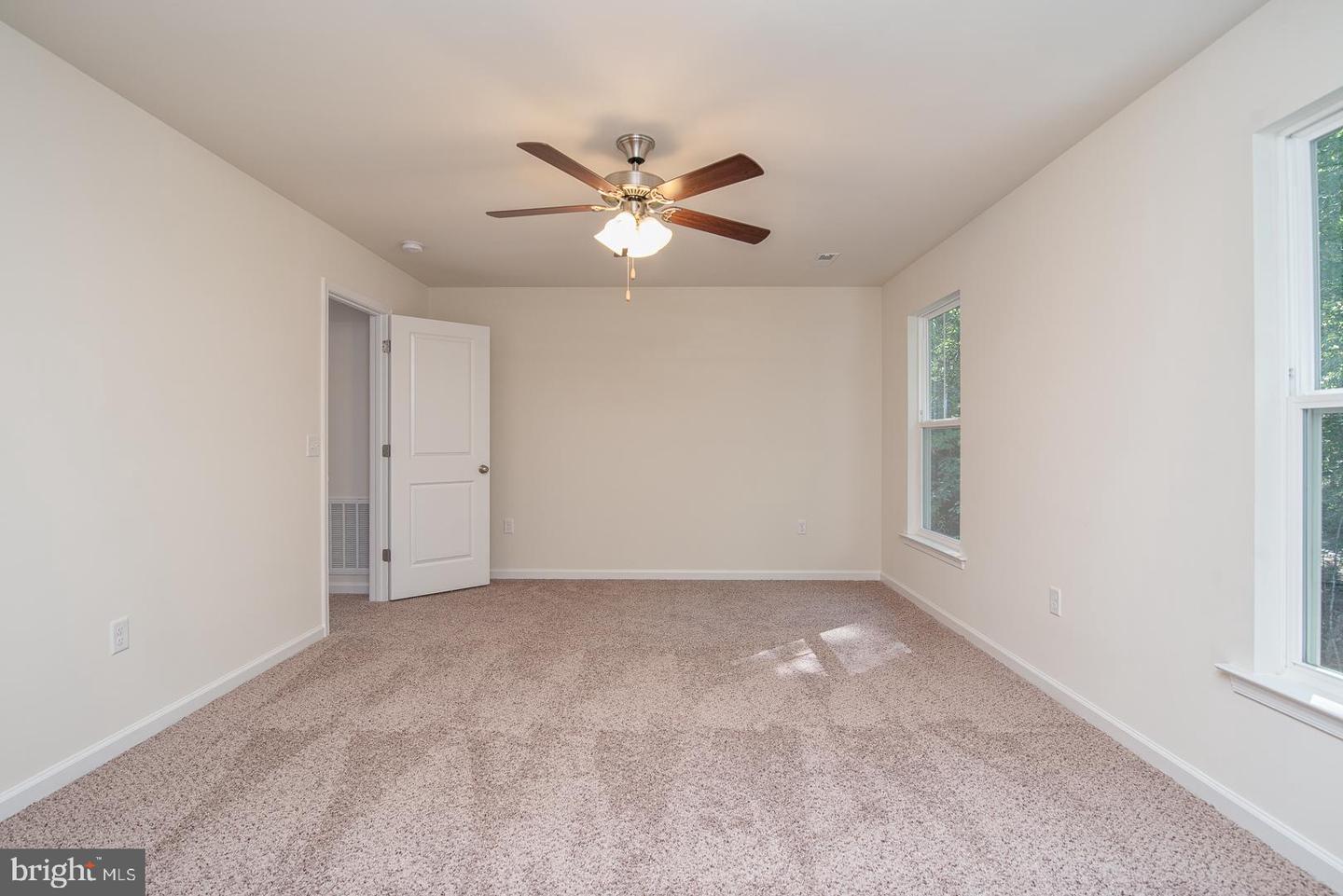 12019 N Dickinson DRIVE