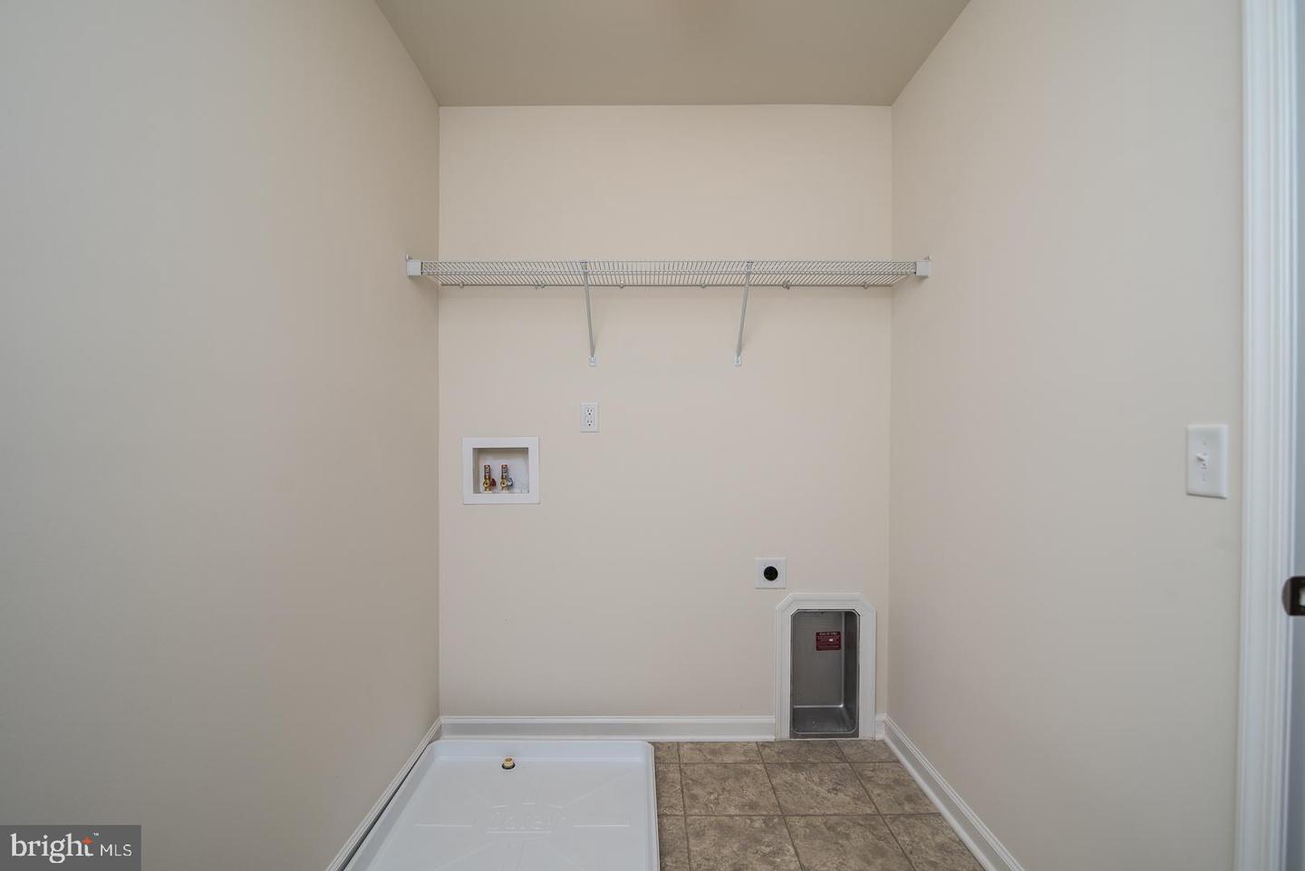 12019 N Dickinson DRIVE