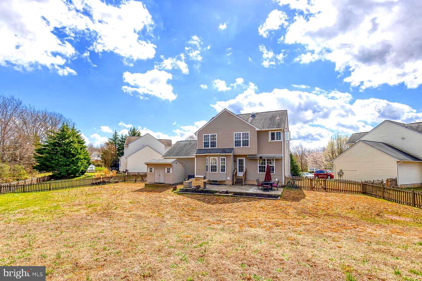11206 Hollins COURT