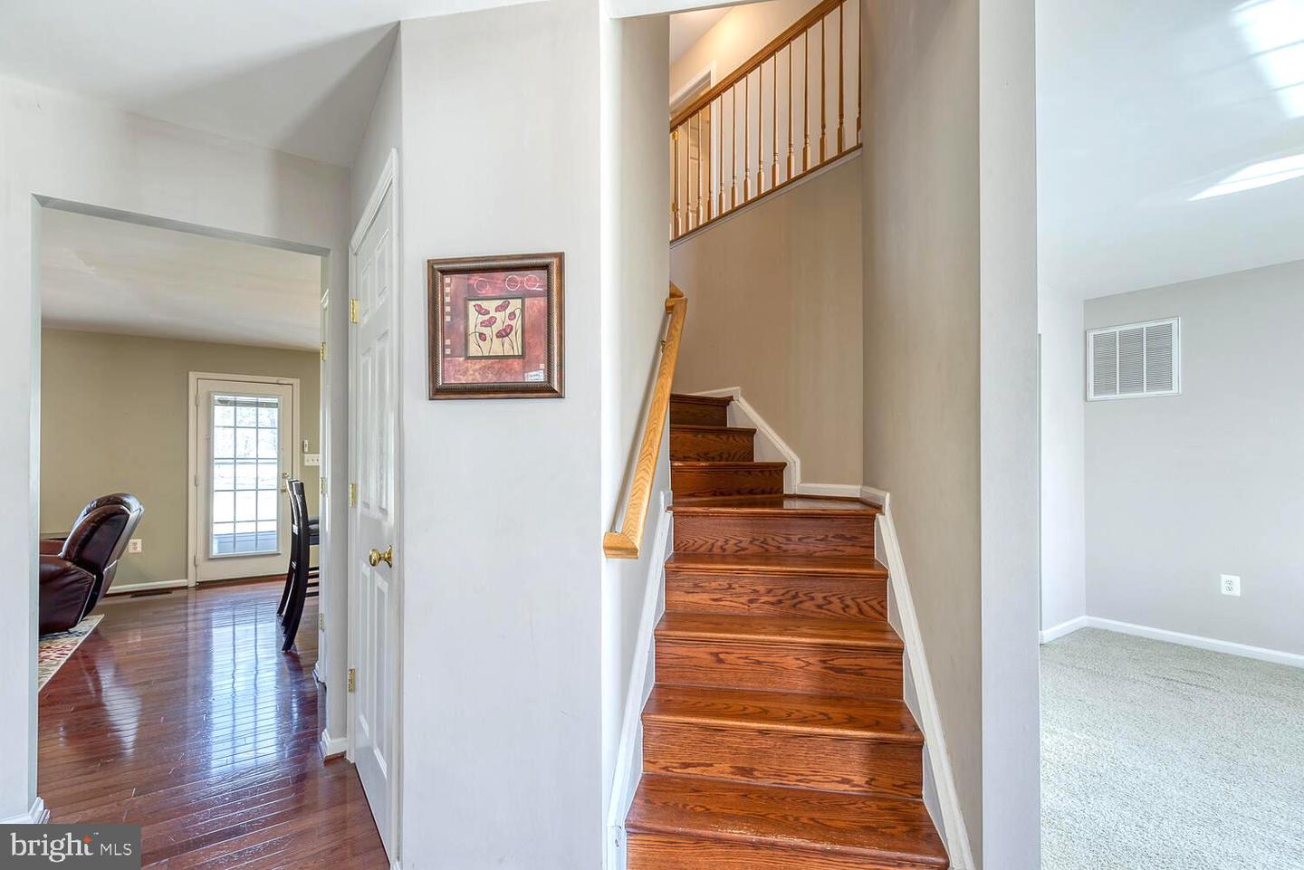 11206 Hollins COURT