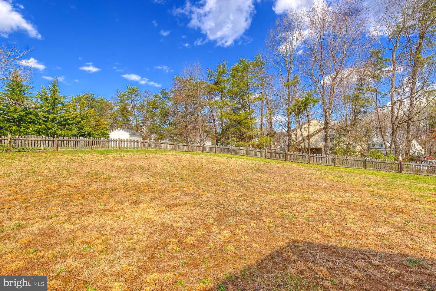 11206 Hollins COURT