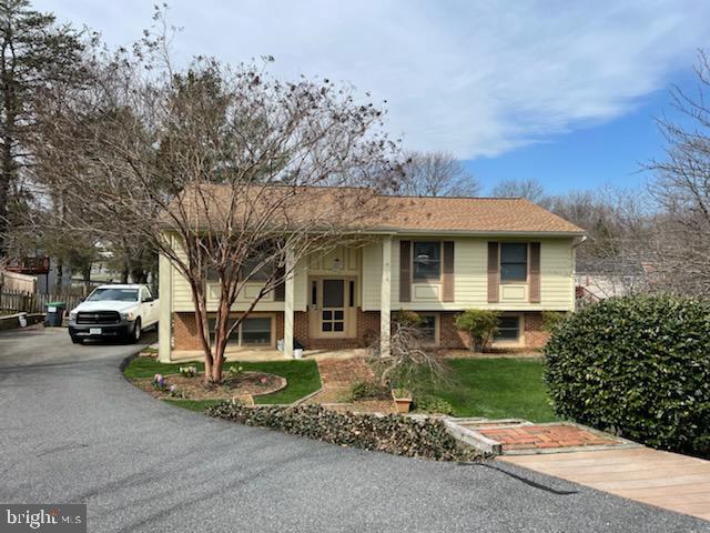 6820 Estate LANE