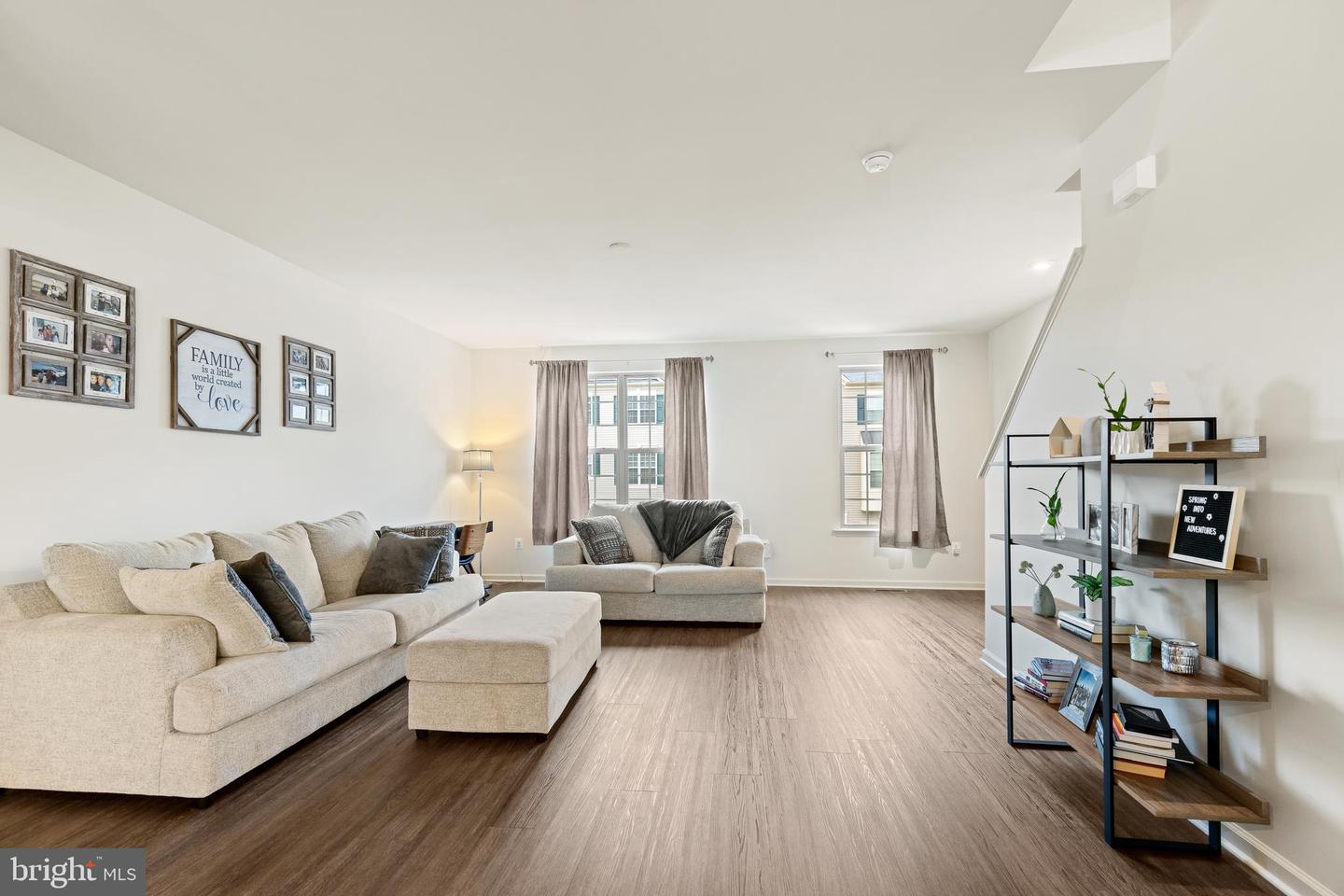 10205 Egret COURT