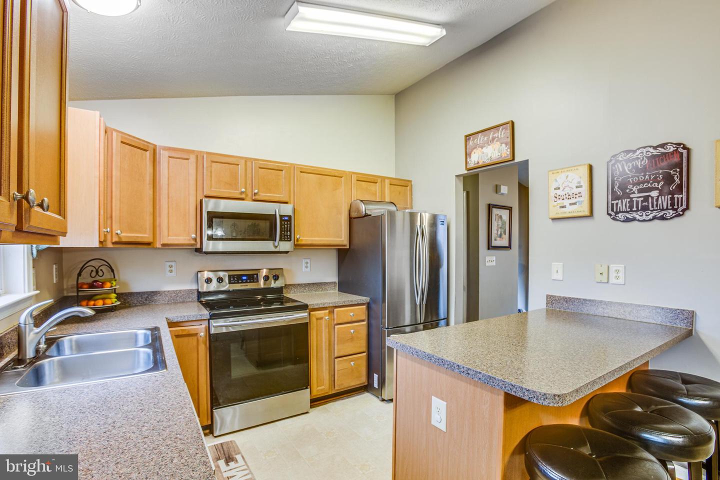 6104 Sunny Meadows DRIVE